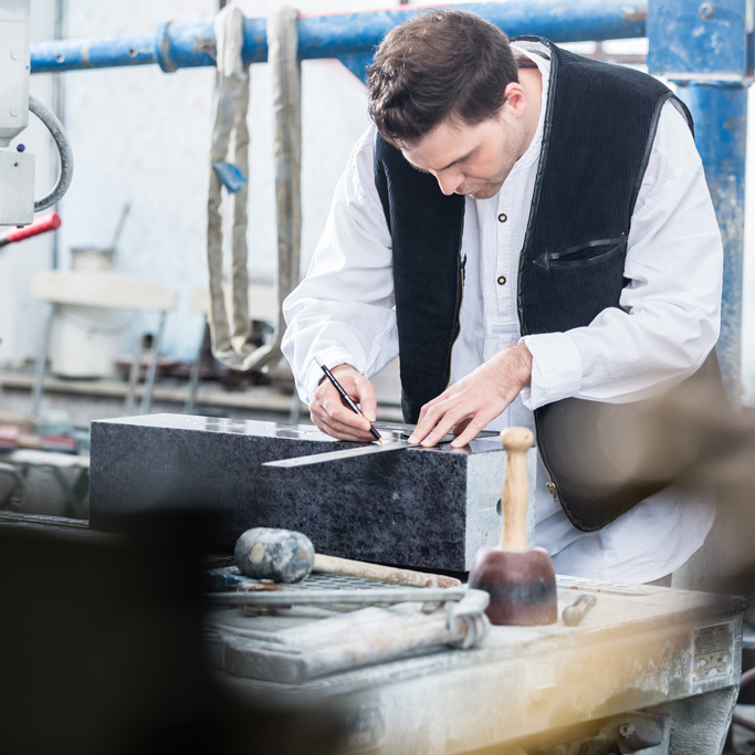 La marbrerie funéraire des Pompes funèbres Brossard